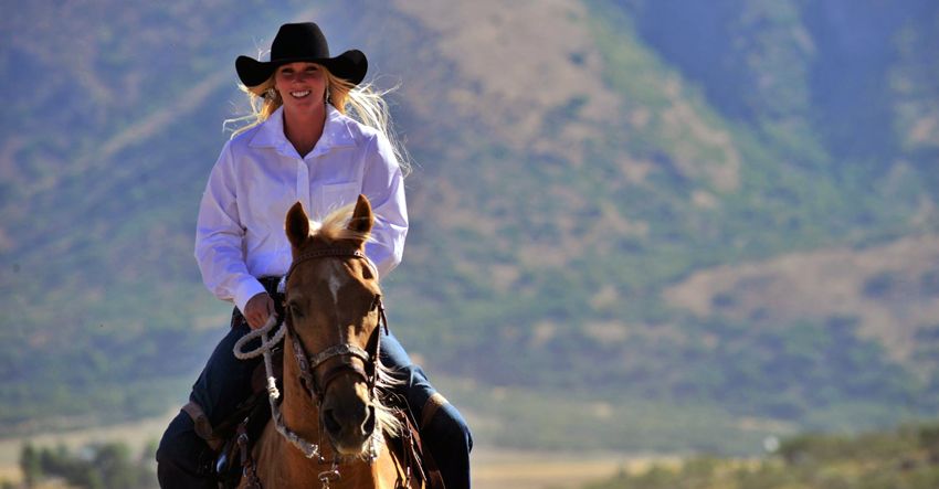 amberley snyder on horse