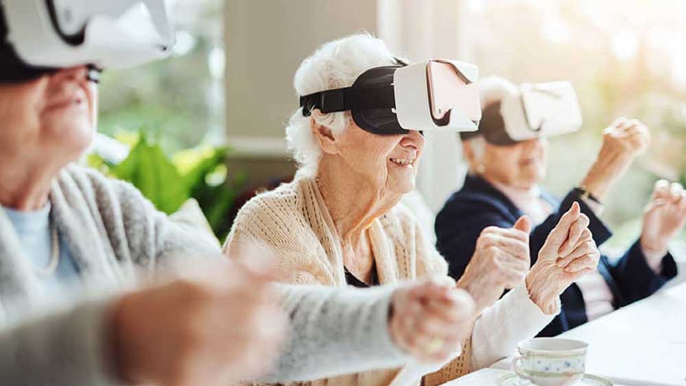 seniors using virtual reality