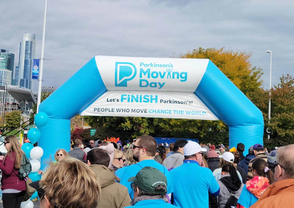 Starting line arch at Moving Day Chicago 2022