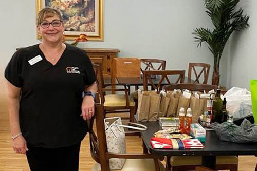Right at Home Slidell Caregiver Helps With SummerHouse Park Provence Bingo